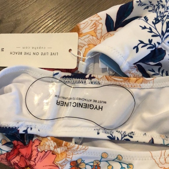 Cupshe White Floral Shirred High Waist Swimsuit Bottoms (M) - Picture 8 of 8